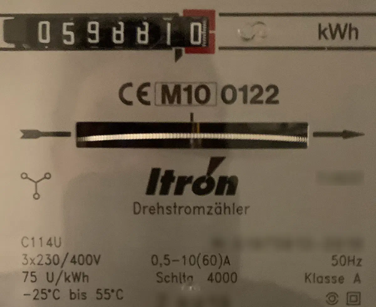 Ferraris-Zähler im Keller. Noch dumm.